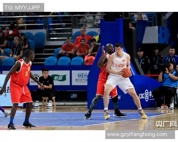 军运会男篮对阵卡塔尔全力以赴争夺胜利展现中国篮球实力与风采