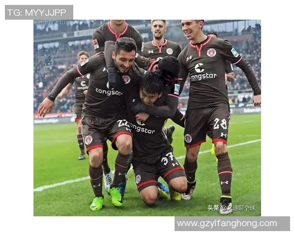 上港与悉尼激战回顾精彩集锦展现足球魅力与激情对决 上港与悉尼激战回顾精彩集锦展现足球魅力与激情对决